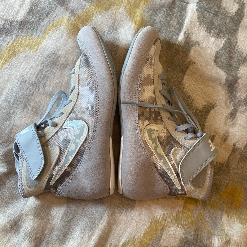Nike SpeedSweep 7
Big Kids' Wrestling Shoes-Size 4Y.